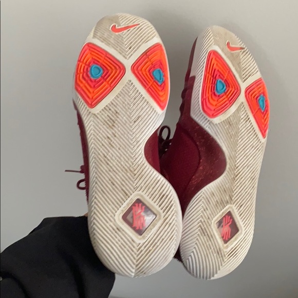 Red burgundy Kyrie 3